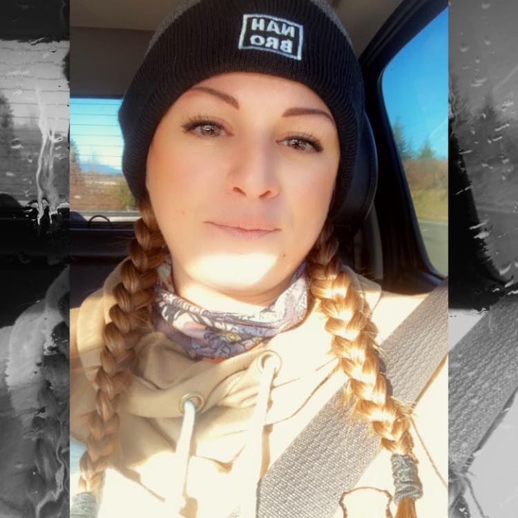 Tragic Loss in Cascade: Michelle Coumaros Dies in Car Accident, Leaving Behind Infant Daughter
